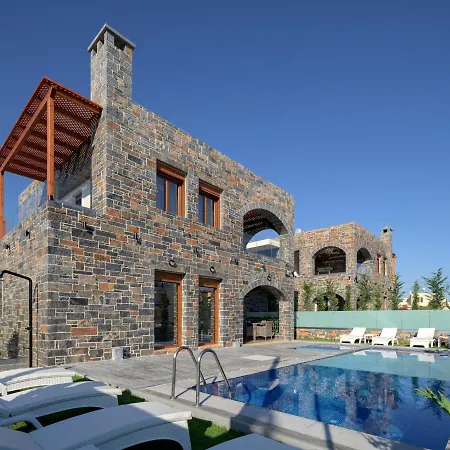 Turtulli Castle , A Sea Escape *