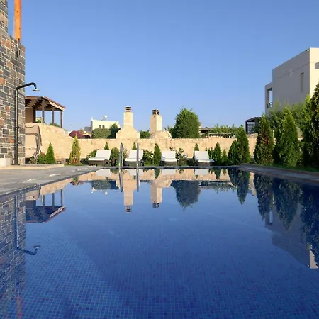 Turtulli Castle , A Sea Escape