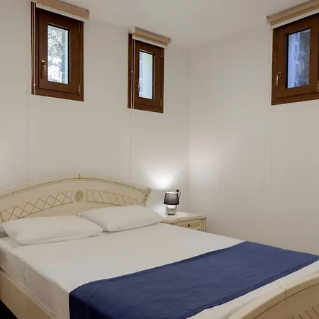 Turtulli Castle , A Sea Escape *
